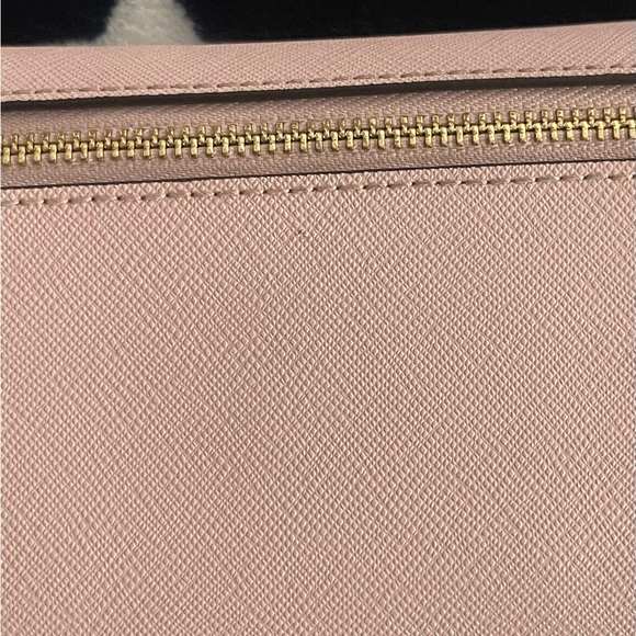 Michael Kors Jet Set Tote and Wallet - Picture 9 of 14